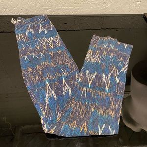 XXI Printed Leggings Size Small Soft Material